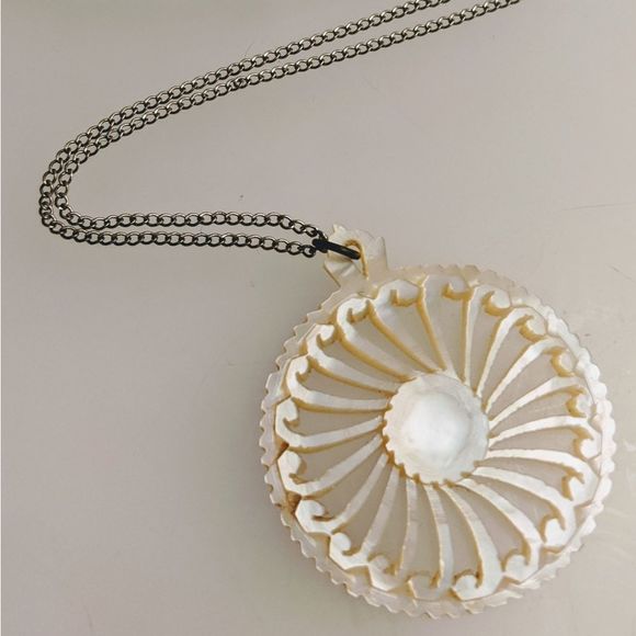 Vintage Carved Mother of Pearl Necklace - Picture 3 of 5